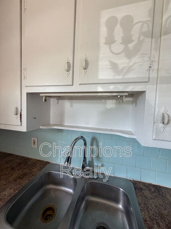 Building Photo - 3122 Baldwin St