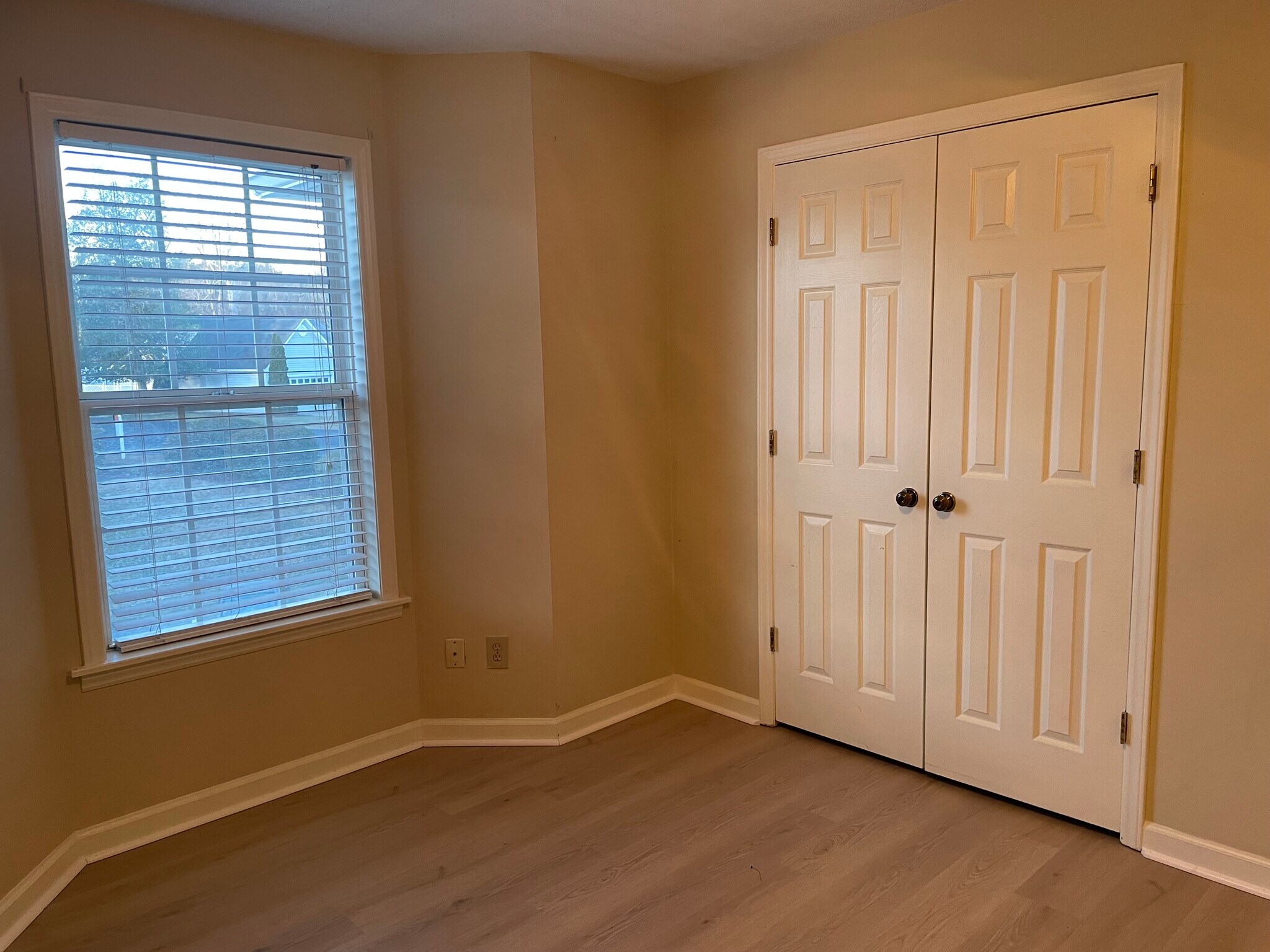 Building Photo - 6704 W Friendly Ave