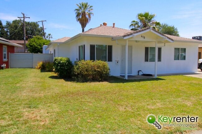 Building Photo - 419 Chaparral Way