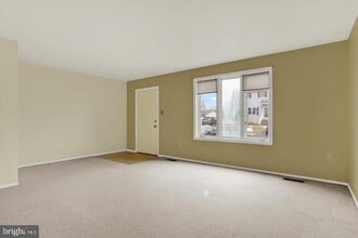 Building Photo - 22 Persian Lilac Dr