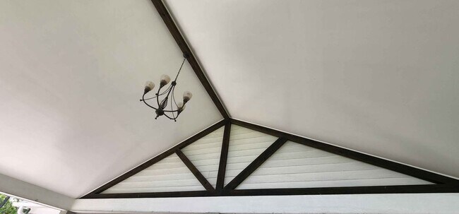 Building Photo - 105 Mable St