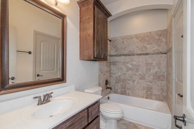 Building Photo - 917 Lake Meadow Ln