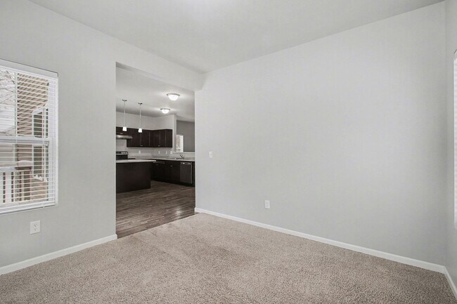 Building Photo - Outstanding Neighborhood in Saugatuck for Long Term Lease!