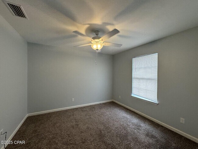 Building Photo - 3549 Azalea Way