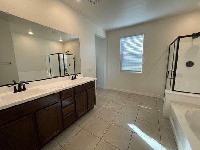 Building Photo - 3031 W Estes Way