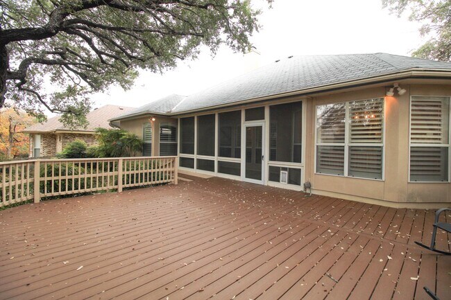 Building Photo - 34 Silverhorn Dr