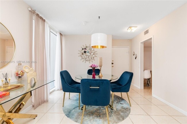 Building Photo - 2030 S Ocean Dr
