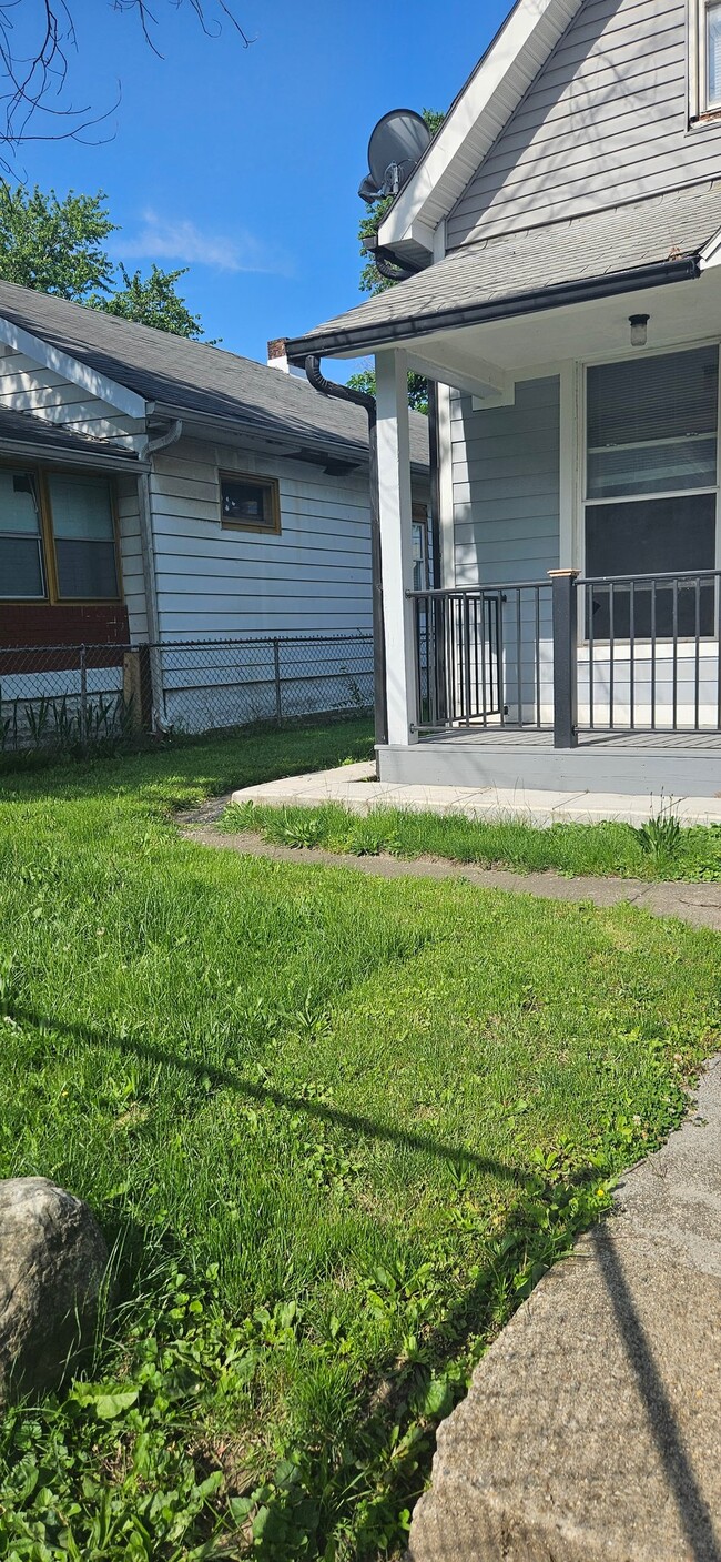 Building Photo - 1214 Shepard St