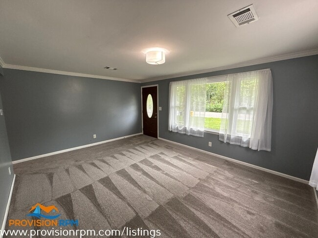 Building Photo - 1410 Evergreen Rd