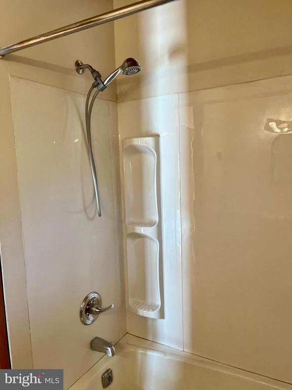 Building Photo - 265 Hill Climb Rd