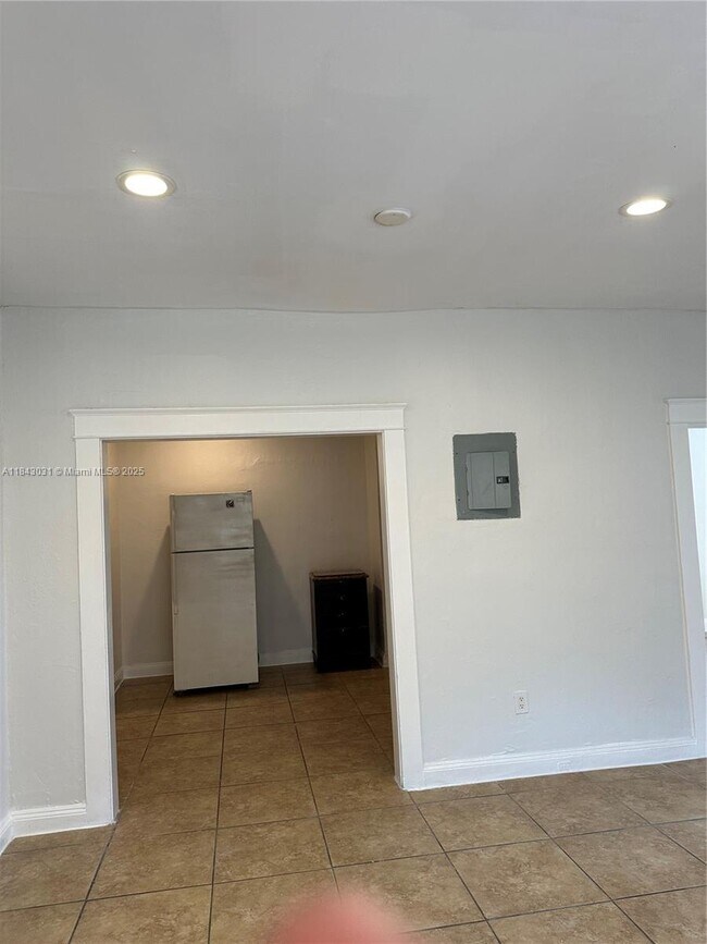 Building Photo - 4701 SW 8th St