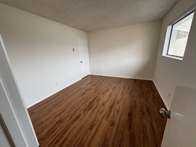 Building Photo - 2105 Grant Ave