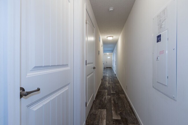 Building Photo - Charming 3-Bedroom Home with Spacious Yard in North Tulsa