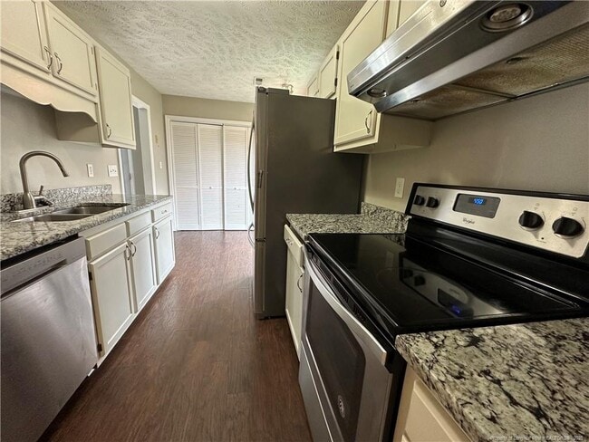 Building Photo - 1734 Winnabow Dr