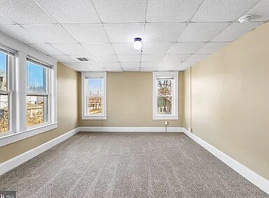 Building Photo - 406 E Pine St