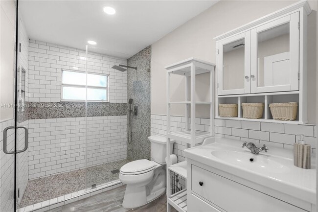 Building Photo - 2730 SE 7th Pl