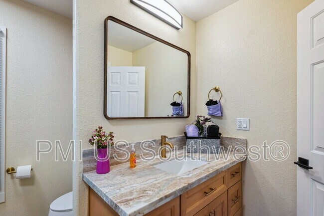 Building Photo - 437 Riverfront Dr