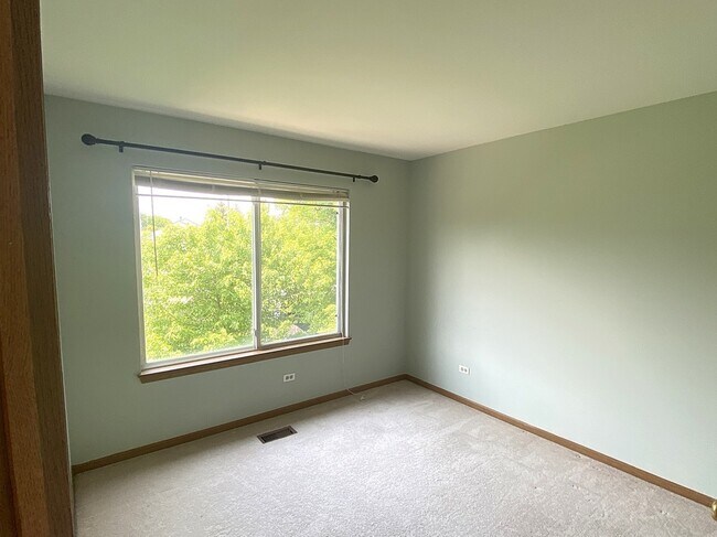 Building Photo - 779 Wildflower Cir