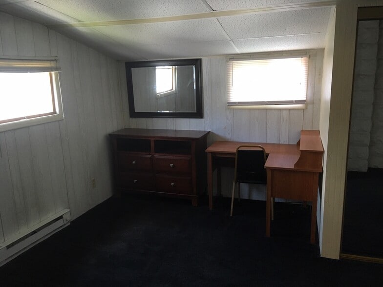 Building Photo - 354 East St