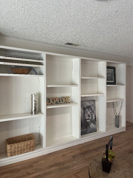 Building Photo - 6891 Pasado Rd