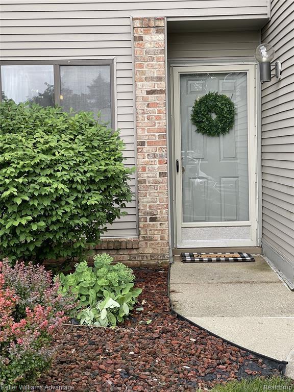 Building Photo - 42595 Lilley Pointe Dr