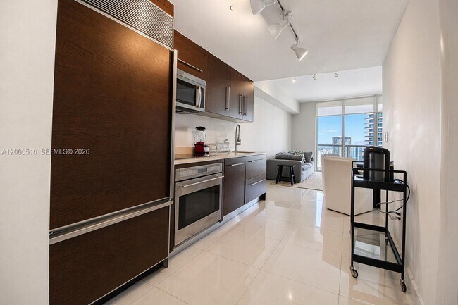 Building Photo - 465 Brickell Ave