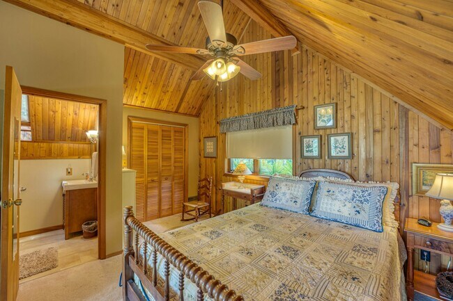 Building Photo - 402 Wilderness Dr