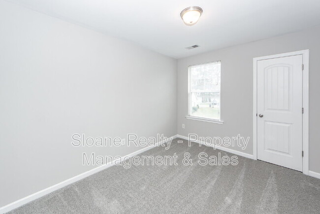 Building Photo - 522 Truman Dr