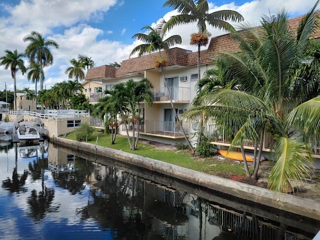 Building Photo - 1860 Venice Park Dr