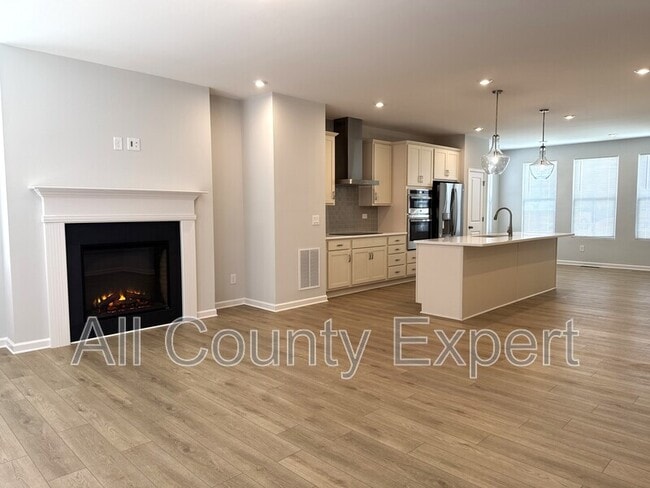 Building Photo - 2817 Beacon Bend Xing