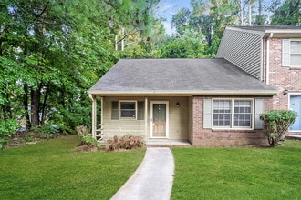 Building Photo - 7074 Williamsburg Dr