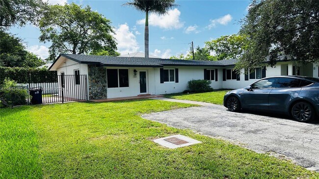 Primary Photo - 10525 SW 77th Ct