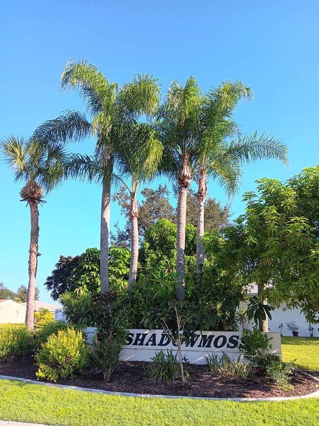 Primary Photo - 487 Winwood Ct