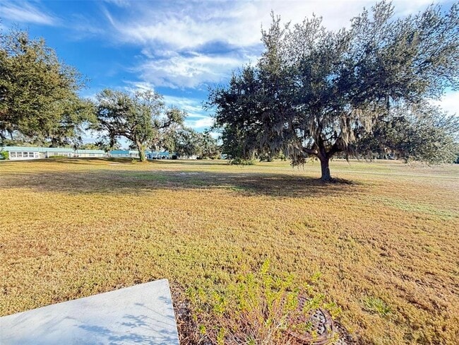 Building Photo - 2202 Clubhouse Dr