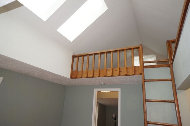 Building Photo - NE Portland updated one bedroom "Jewel"