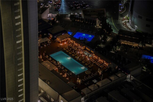 Building Photo - 3750 S Las Vegas Blvd
