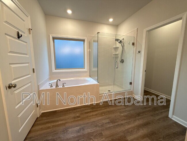 Building Photo - 102 Ranna Dr