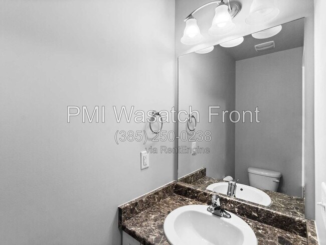 Building Photo - 589 W Life Dr