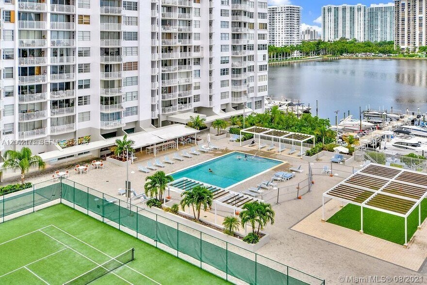 Building Photo - 18041 Biscayne Blvd