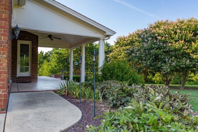 Building Photo - Estate Home in Fantastic North Raleigh Loc...