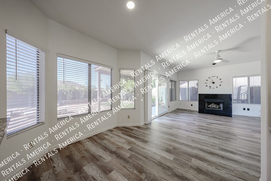 Building Photo - 6101 W Whispering Wind Dr