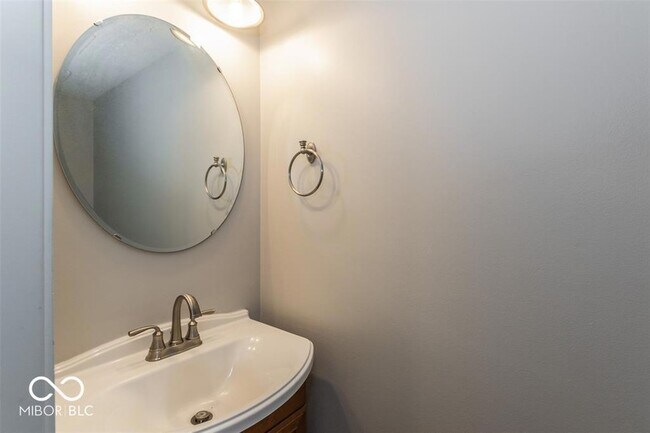 Building Photo - 10686 Trailwood Dr