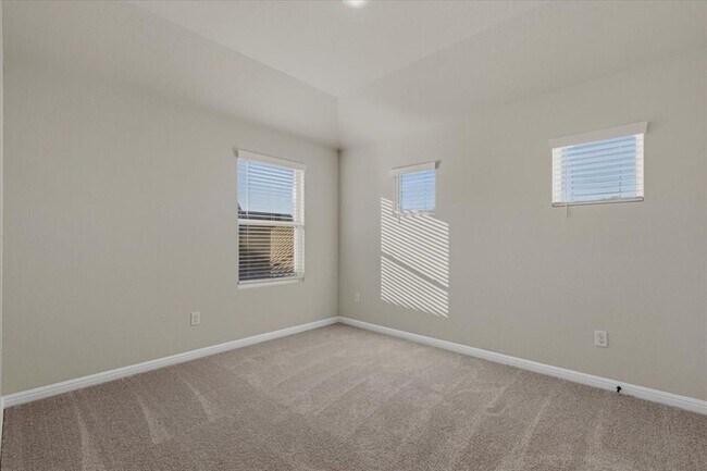 Building Photo - 158 Lake Shore Dr