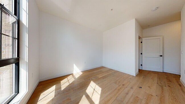 Building Photo - 580 Palisade Ave