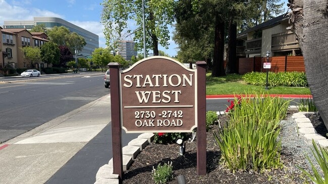 Building Photo - Walnut Creek! 1 bedroom 1 bath  excellent location walk to Bart & Bay Club, minutes to Downtown!