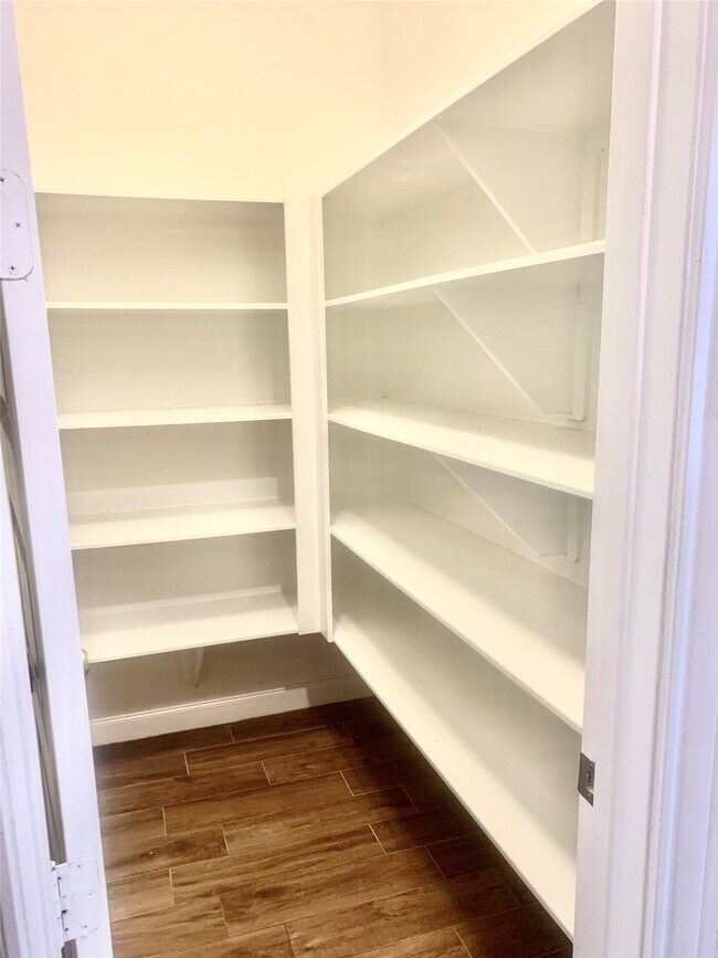 Building Photo - 3614 Bonnie Bend Dr