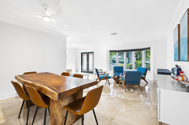 Building Photo - 4761 Bayview Dr