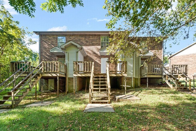Building Photo - 405 Cook Dr