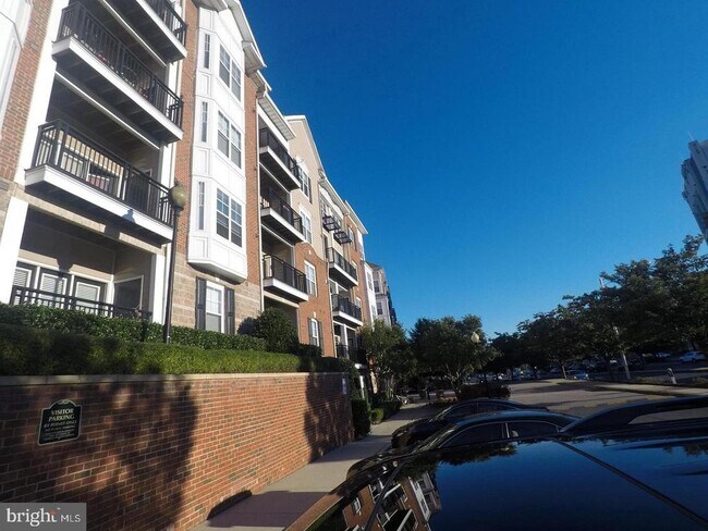 Building Photo - 501 Hungerford Dr