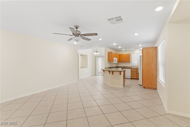 Building Photo - 7268 Vinca Rd